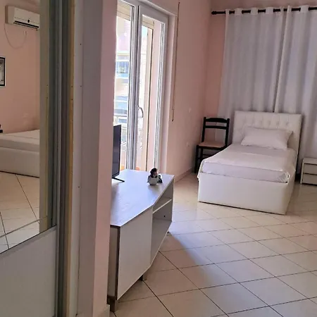 Bruna Lägenhet Vlorë